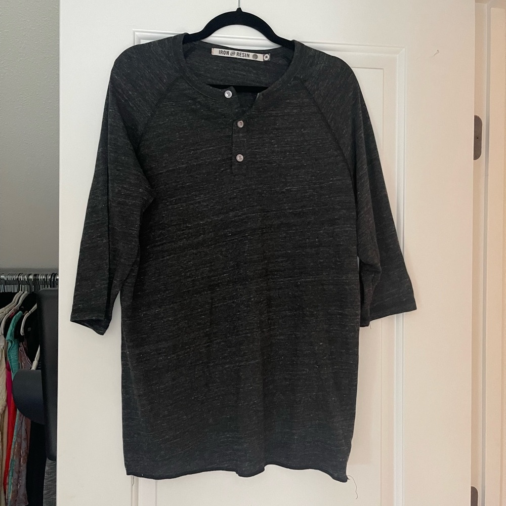Iron and Resin top 3/4 sleeve